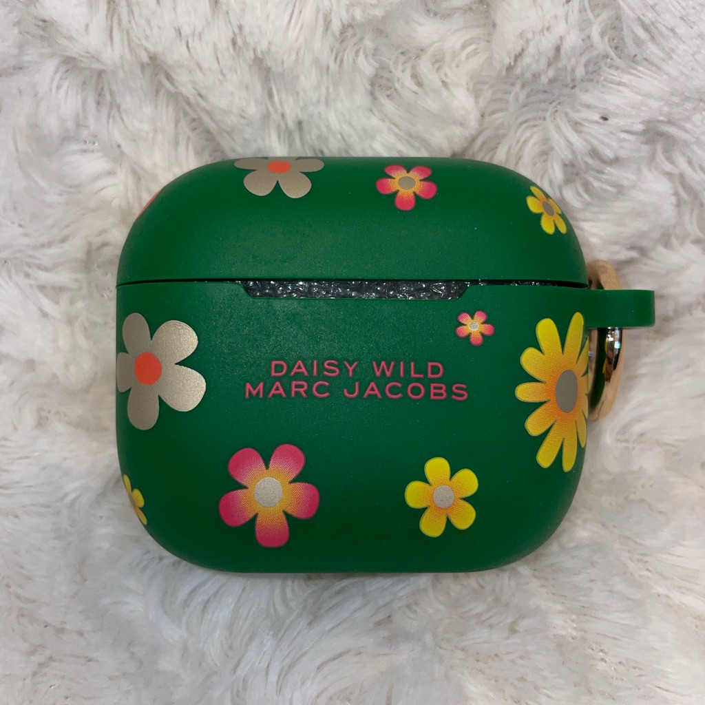 Marc Jacobs Daisy Airpods Case